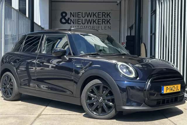 MINI Cooper (2022) thumbnail 3