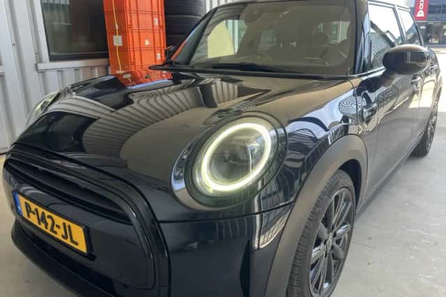 MINI Cooper (2022) thumbnail 5