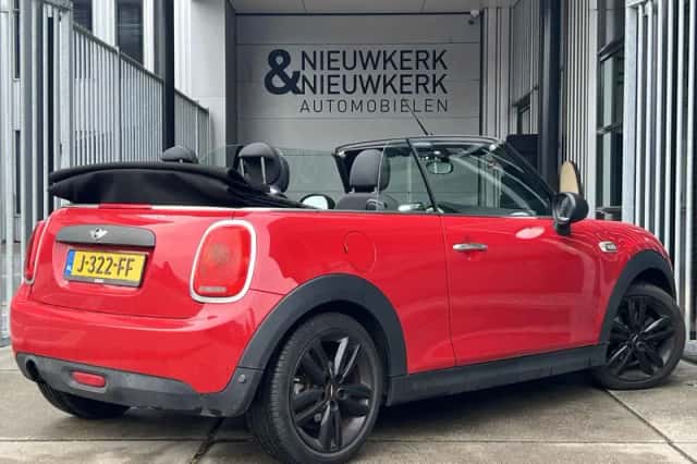 MINI Cooper (2017) thumbnail 3
