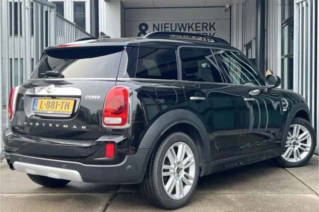 MINI Countryman (2019) thumbnail 2