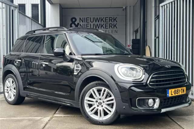 MINI Countryman (2019) thumbnail 3