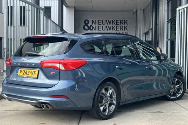 Ford Focus (2020) thumbnail 2