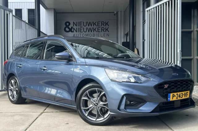 Ford Focus (2020) thumbnail 3