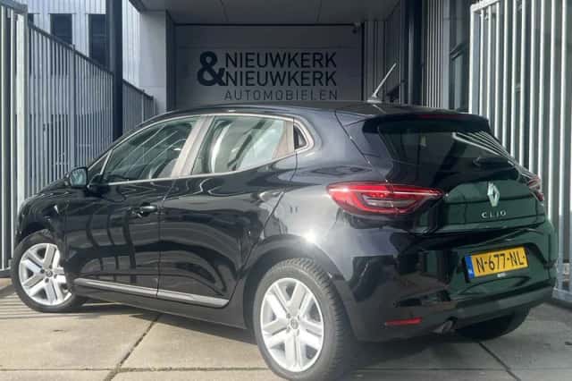 Renault Clio (2021) thumbnail 4