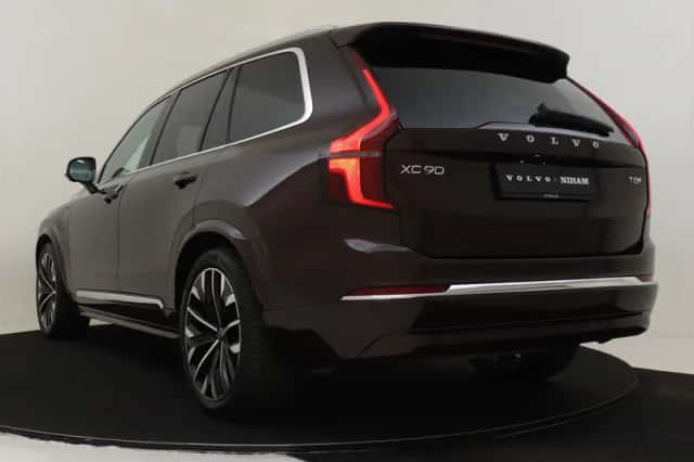 Volvo XC90 (2025) thumbnail 4