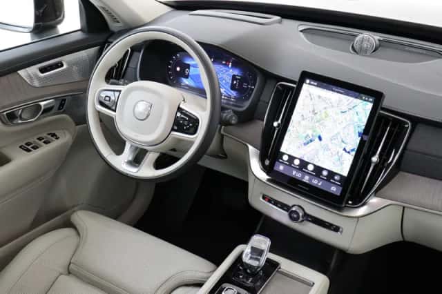 Volvo XC90 (2025) thumbnail 5