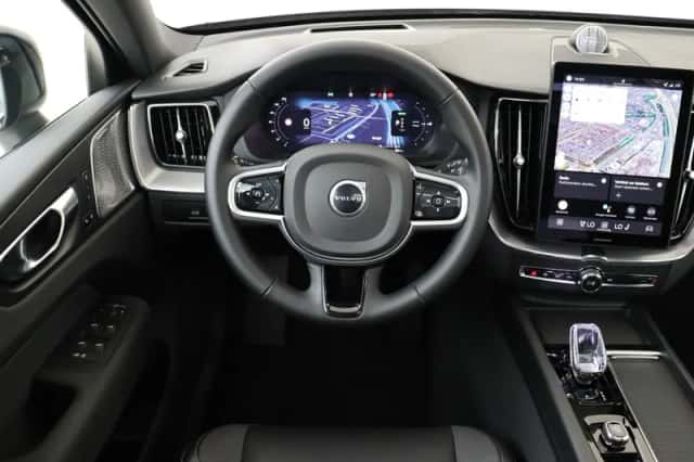 Volvo XC60 (2025) thumbnail 1