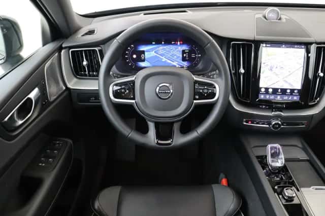 Volvo XC60 (2025) thumbnail 1