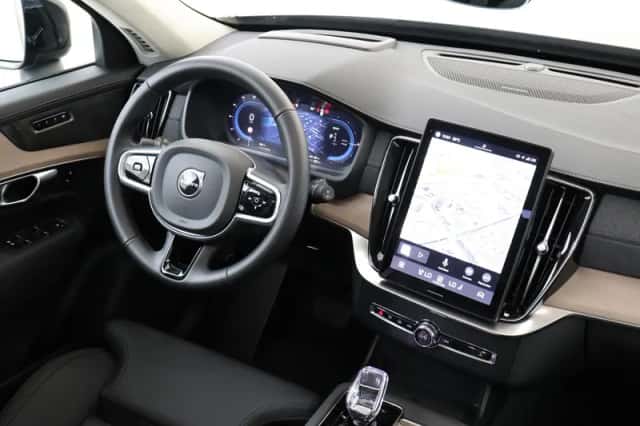 Volvo XC90 (2025) thumbnail 5