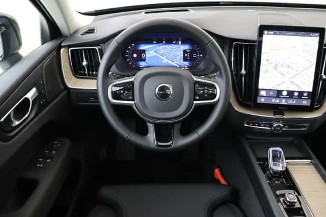 Volvo XC60 (2026) thumbnail 1