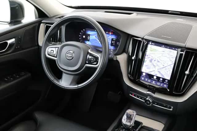 Volvo XC60 (2022) thumbnail 5
