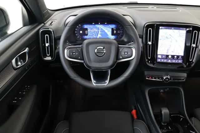 Volvo EX40 (2026) thumbnail 1