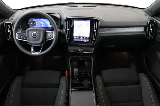 Volvo EX40 (2026) thumbnail 3