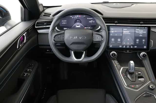 Lynk & Co 01 (2023) thumbnail 1