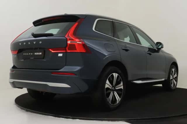 Volvo XC60 (2023) thumbnail 2