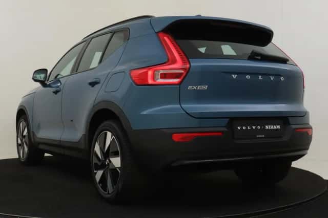 Volvo EX40 (2025) thumbnail 4
