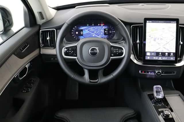 Volvo XC90 (2025) thumbnail 1