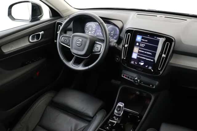 Volvo XC40 (2022) thumbnail 5