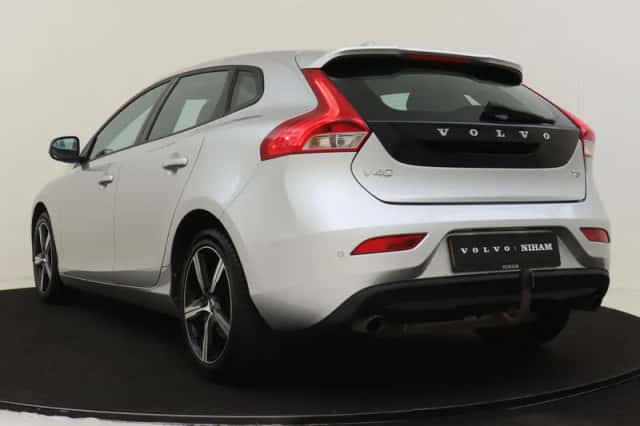 Volvo V40 (2016) thumbnail 4