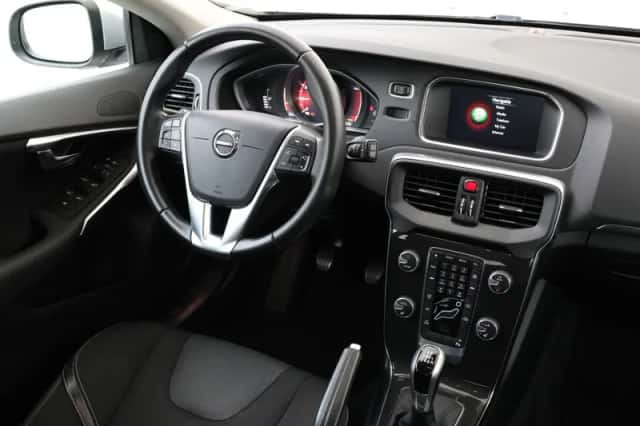 Volvo V40 (2016) thumbnail 5