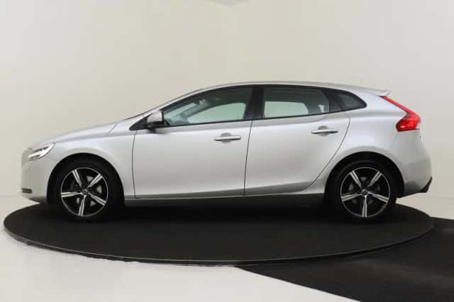 Volvo V40 (2016) thumbnail 6