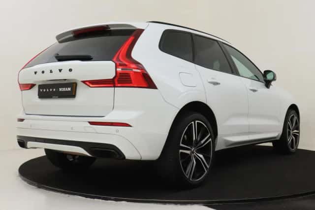 Volvo XC60 (2021) thumbnail 2