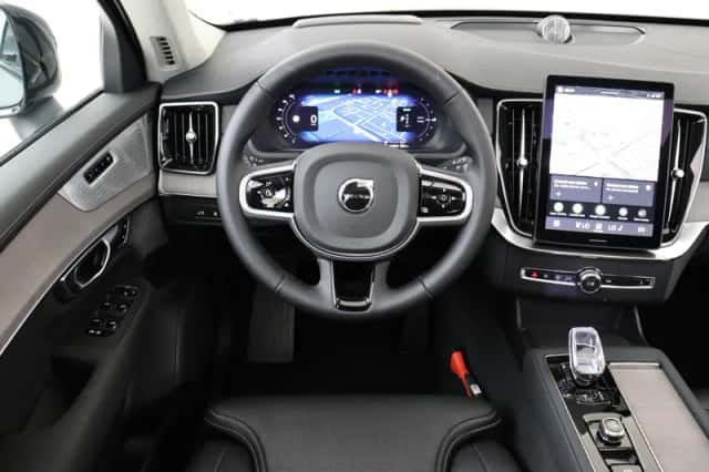 Volvo XC90 (2026) thumbnail 1