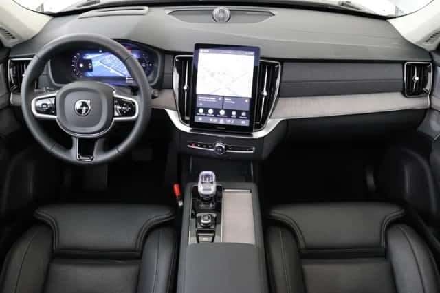 Volvo XC90 (2026) thumbnail 3