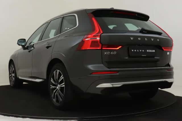 Volvo XC60 (2022) thumbnail 4