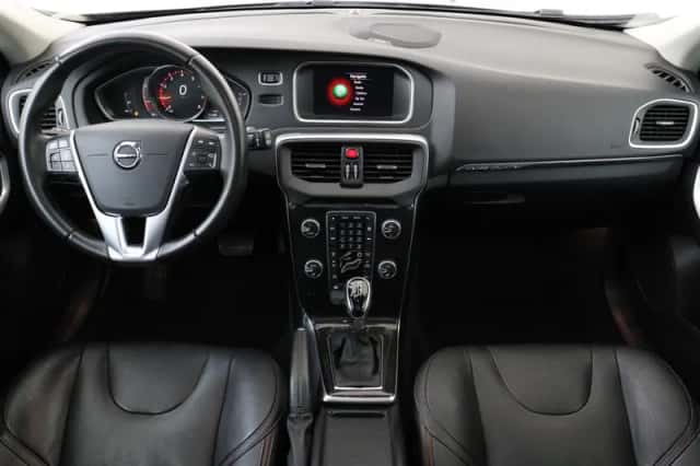 Volvo V40 Cross Country (2019) thumbnail 3