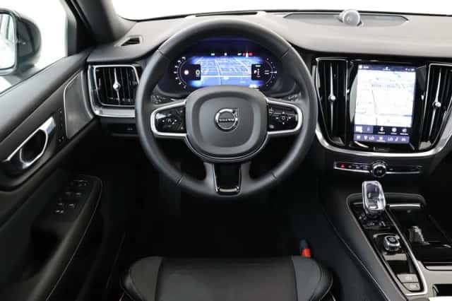 Volvo V60 (2025) thumbnail 1