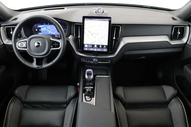 Volvo XC60 (2025) thumbnail 3