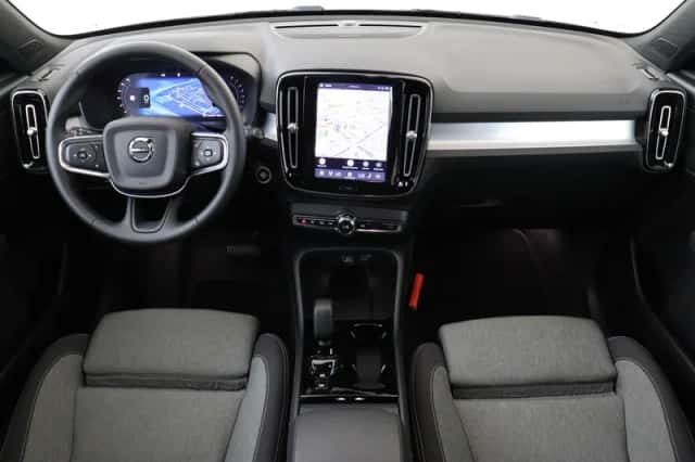 Volvo XC40 (2026) thumbnail 3