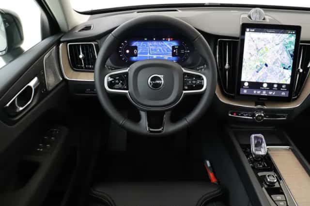 Volvo XC60 (2026) thumbnail 1