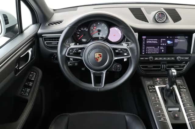 Porsche Macan (2020) thumbnail 1