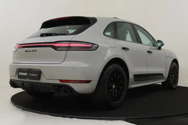 Porsche Macan (2020) thumbnail 2