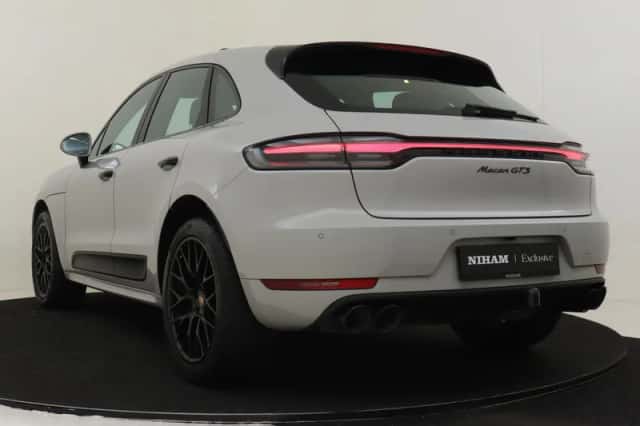 Porsche Macan (2020) thumbnail 4