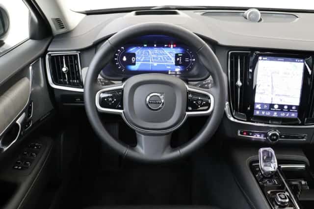 Volvo V90 (2025) thumbnail 1