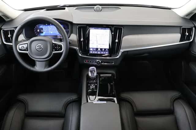 Volvo V90 (2025) thumbnail 3