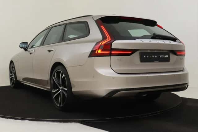 Volvo V90 (2025) thumbnail 4