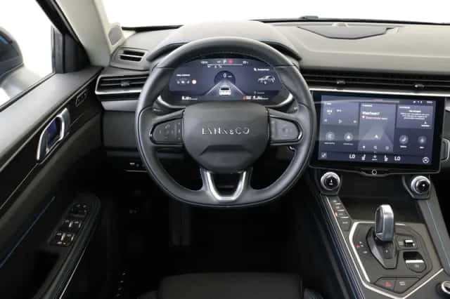 Lynk & Co 01 (2023) thumbnail 1