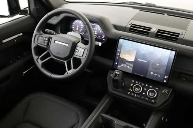 Land Rover Defender (2026) thumbnail 6