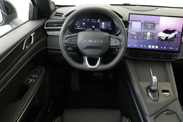 Lynk & Co 01 (2024) thumbnail 1