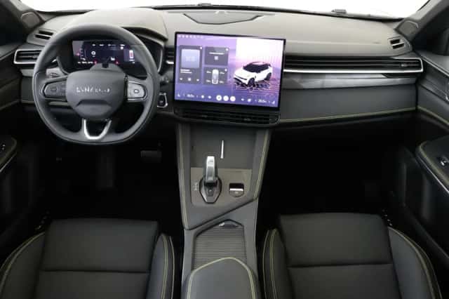 Lynk & Co 01 (2024) thumbnail 3