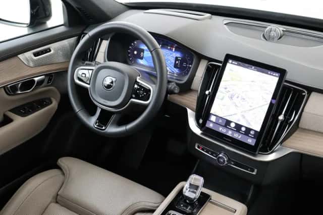 Volvo XC90 (2025) thumbnail 5