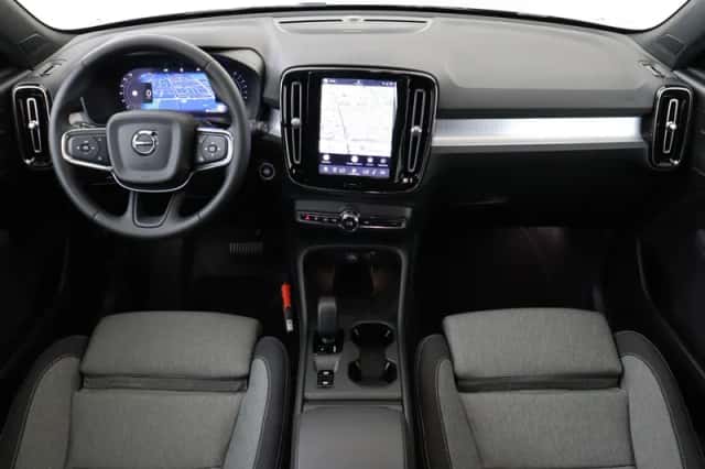 Volvo XC40 (2026) thumbnail 3