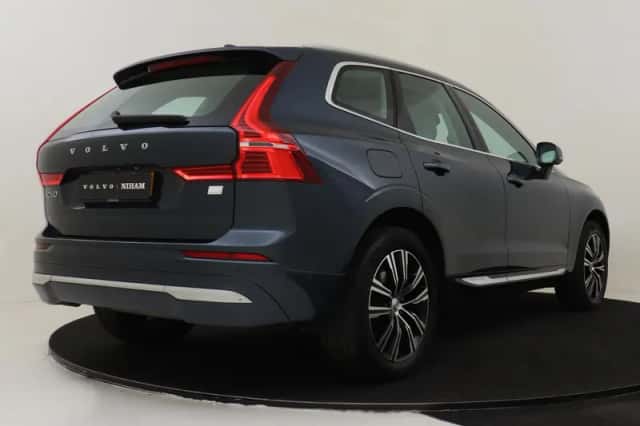 Volvo XC60 (2021) thumbnail 2