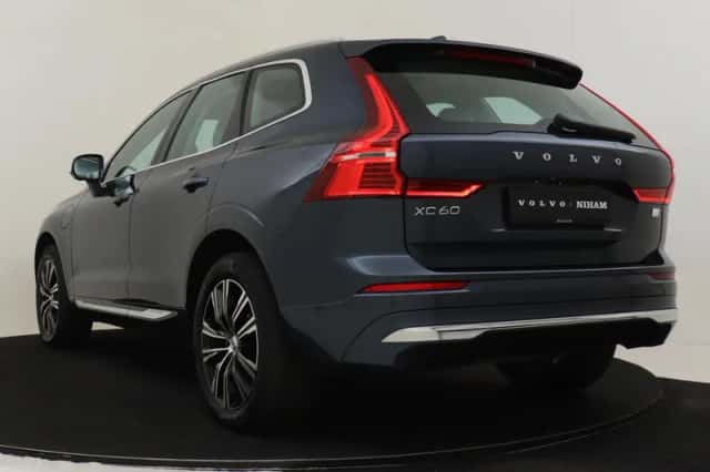 Volvo XC60 (2021) thumbnail 4