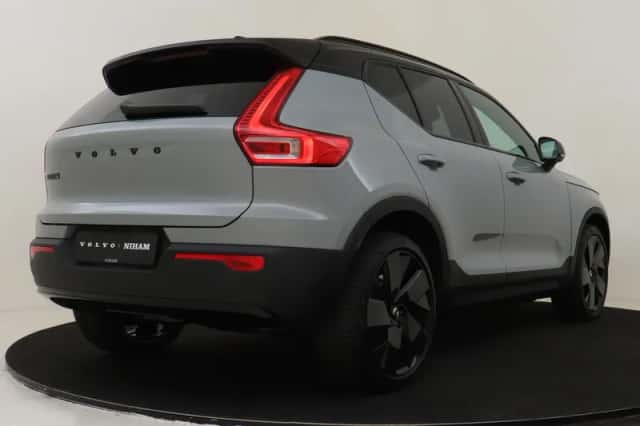 Volvo EX40 (2026) thumbnail 3