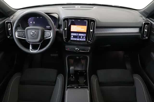 Volvo EX40 (2026) thumbnail 4